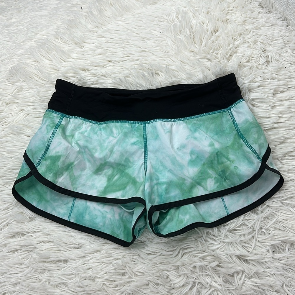 Lululemon Run: Speed Short Spray Dye White Blue Tropics / Black